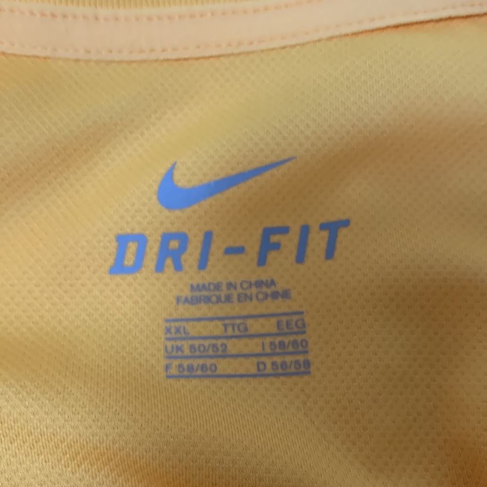 Men’s Nike shirt - Picture 3 of 6